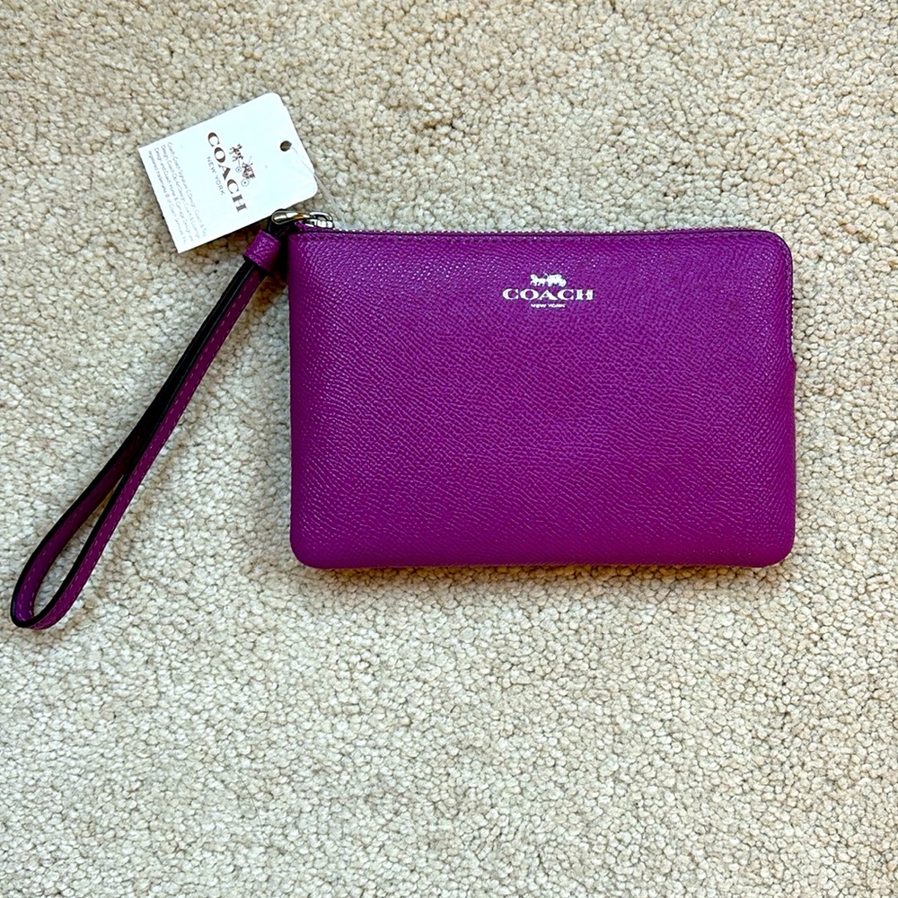 Coach Zip Wristlet NWT - (color Hyacinth)